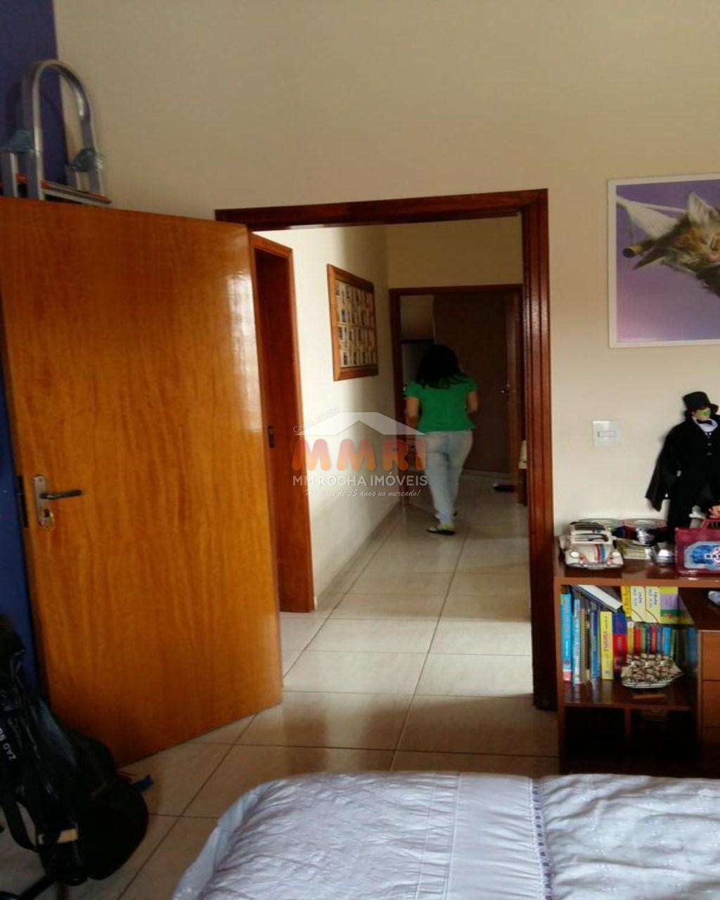 Sobrado à venda com 3 quartos, 200m² - Foto 5