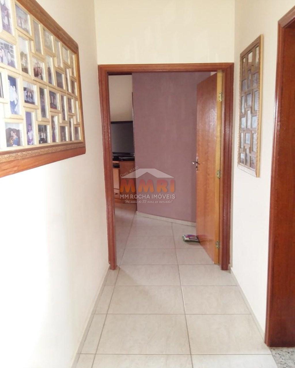 Sobrado à venda com 3 quartos, 200m² - Foto 11