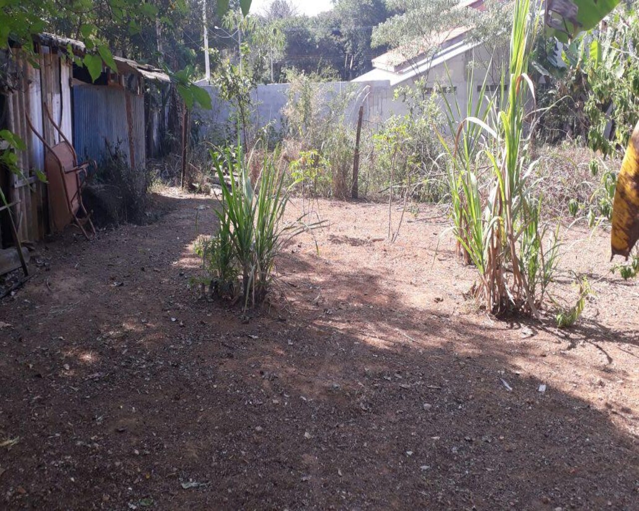 Terreno à venda, 1000m² - Foto 1