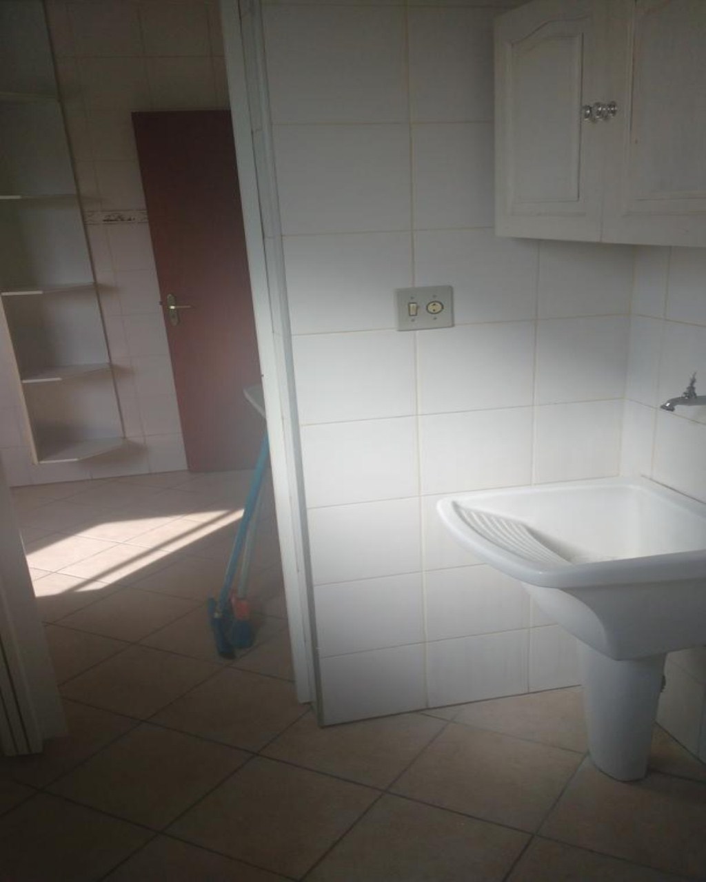 Apartamento à venda com 2 quartos, 70m² - Foto 3