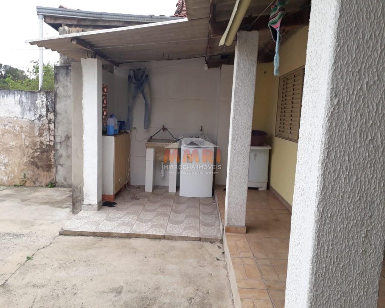 Casa à venda com 2 quartos, 300m² - Foto 3