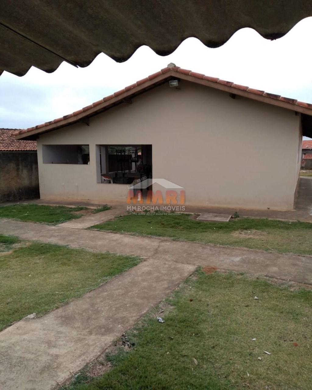 Casa à venda com 2 quartos, 700m² - Foto 1