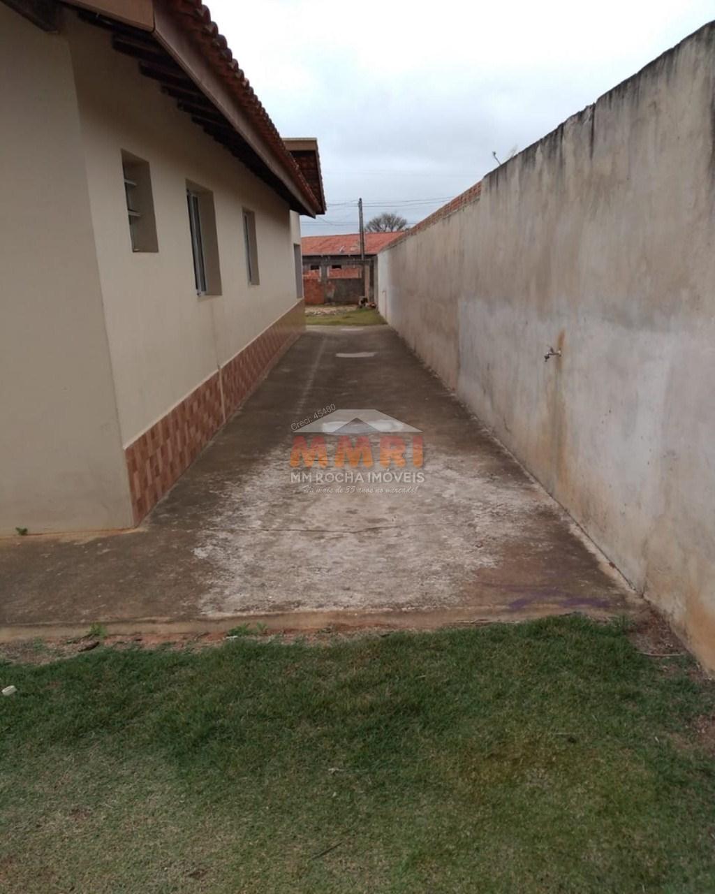 Casa à venda com 2 quartos, 700m² - Foto 3