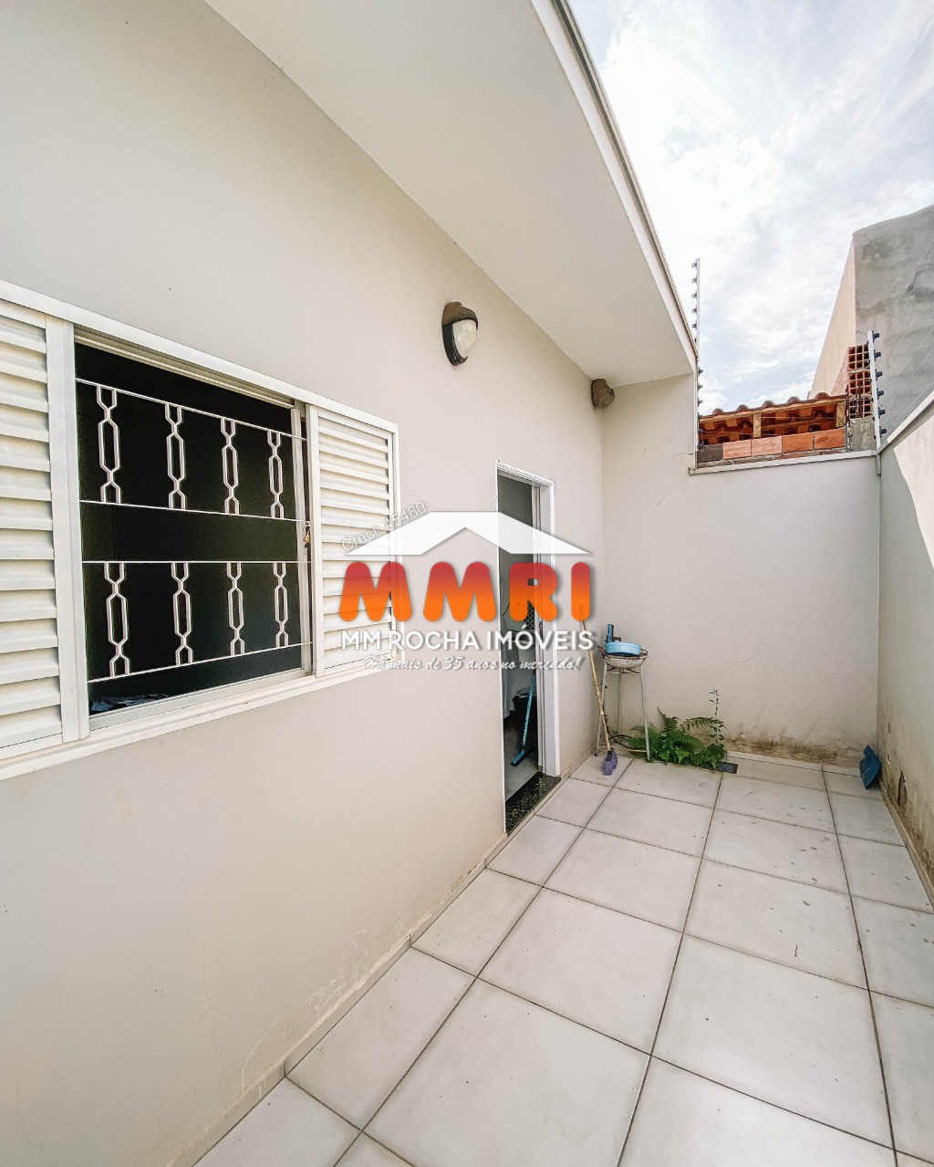 Casa à venda com 2 quartos, 250m² - Foto 25