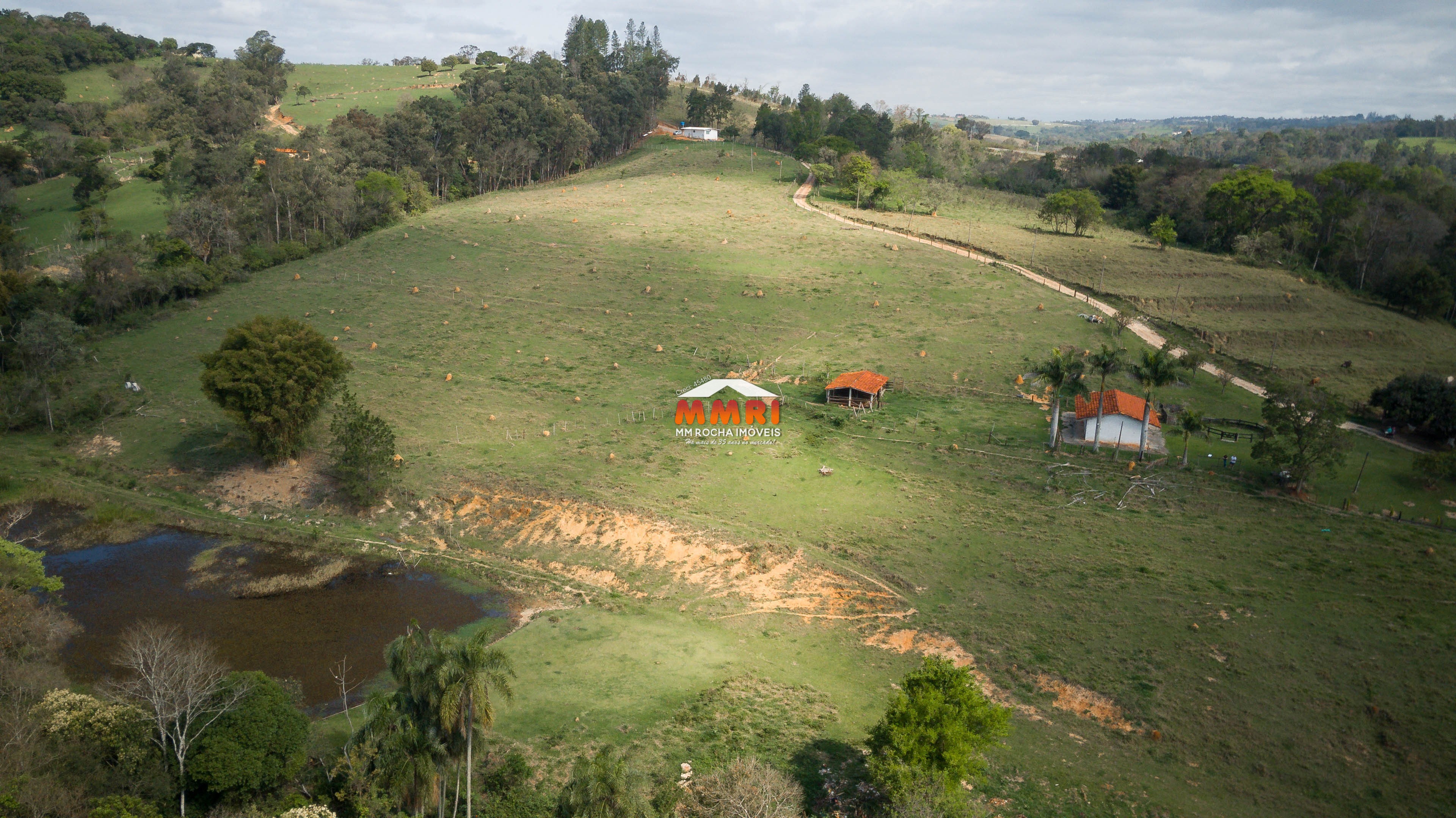 Sítio à venda com 2 quartos, 96800m² - Foto 11