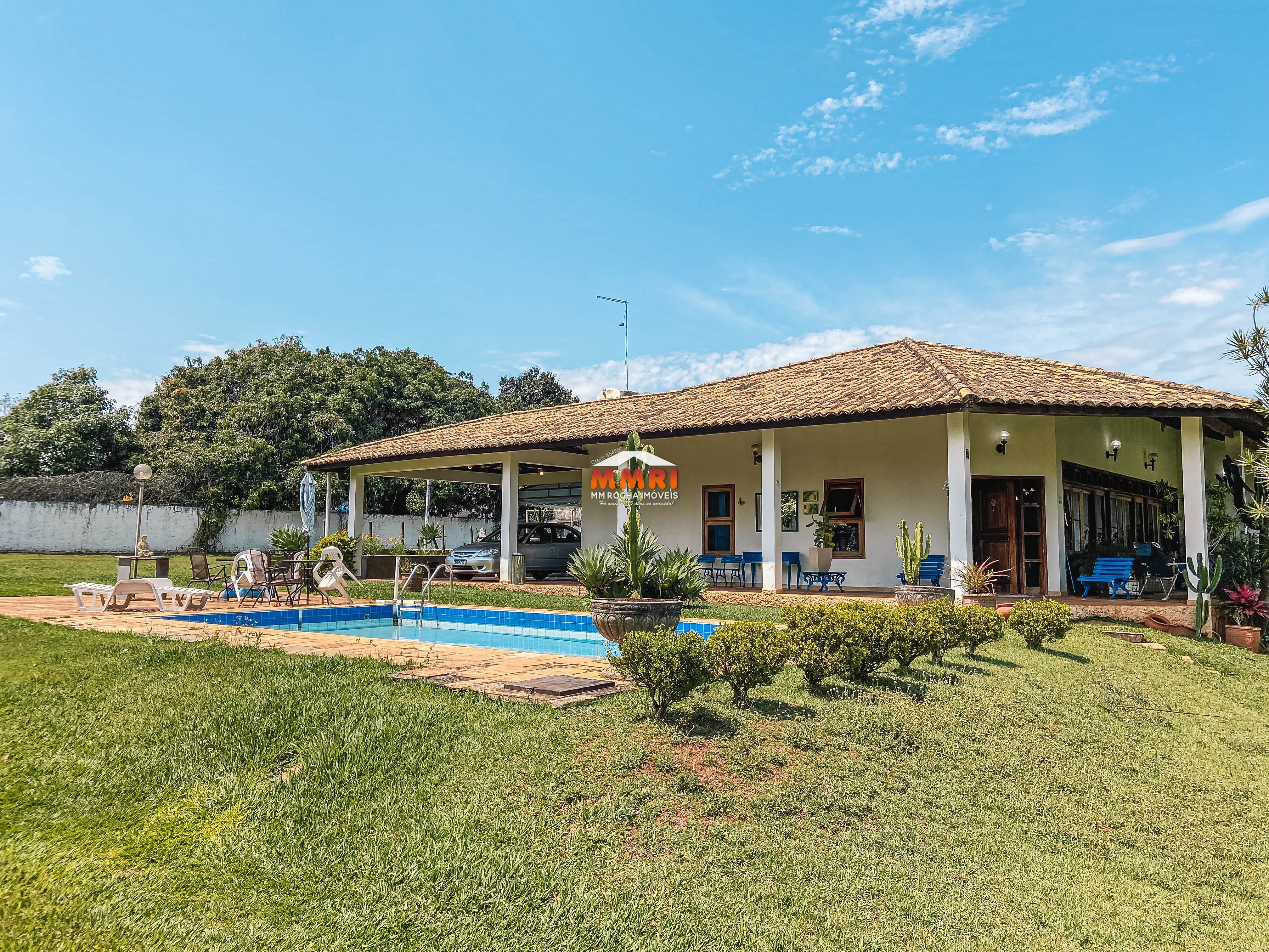 Chácara, 3 quartos, 2210 m² - Foto 1