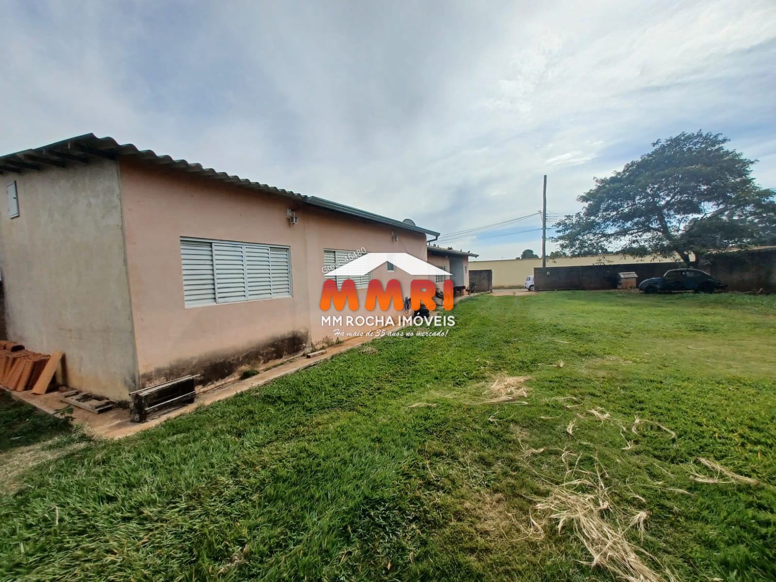 Chácara à venda com 3 quartos, 980m² - Foto 1