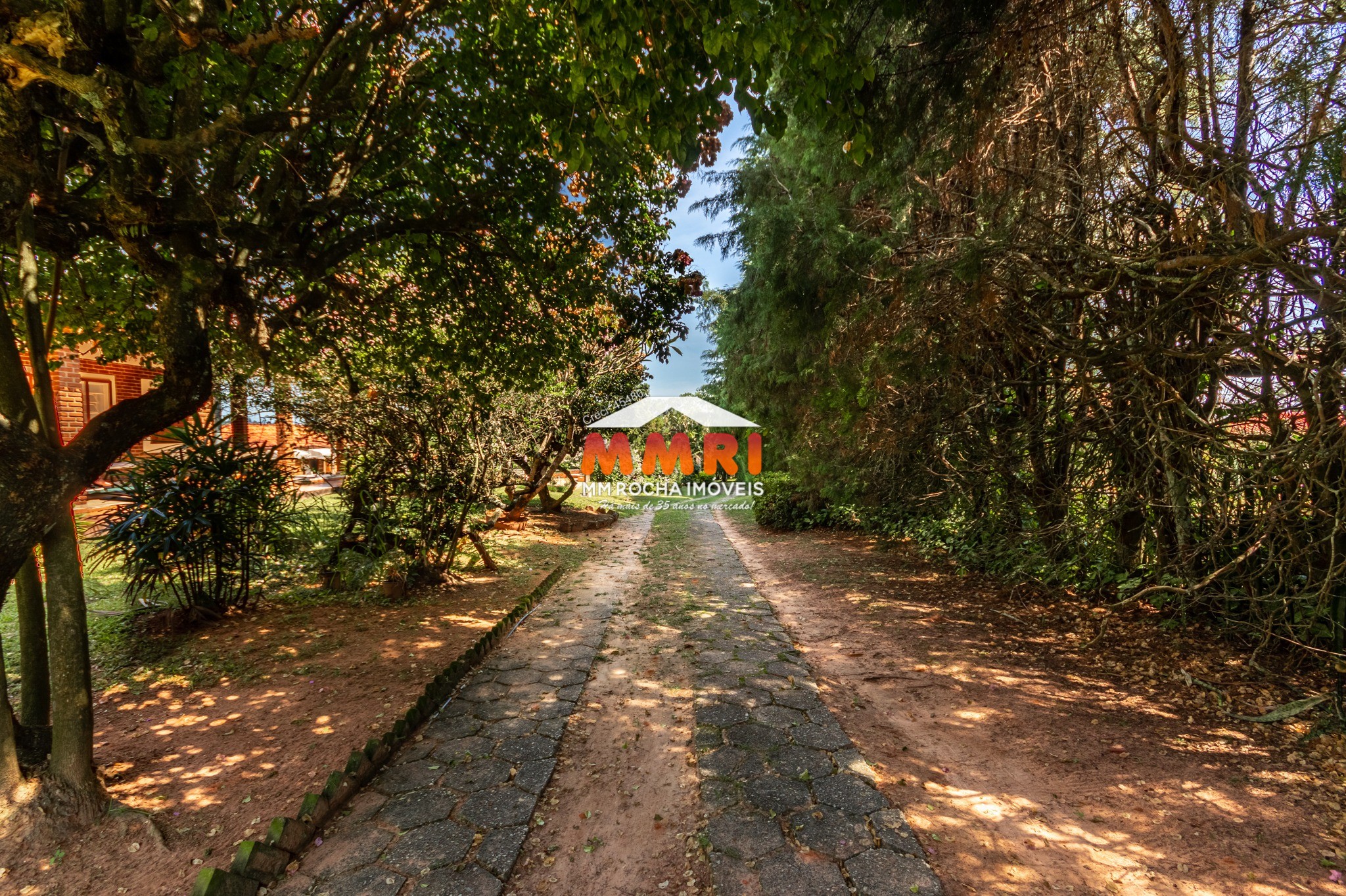 Chácara à venda com 9 quartos, 18865m² - Foto 48