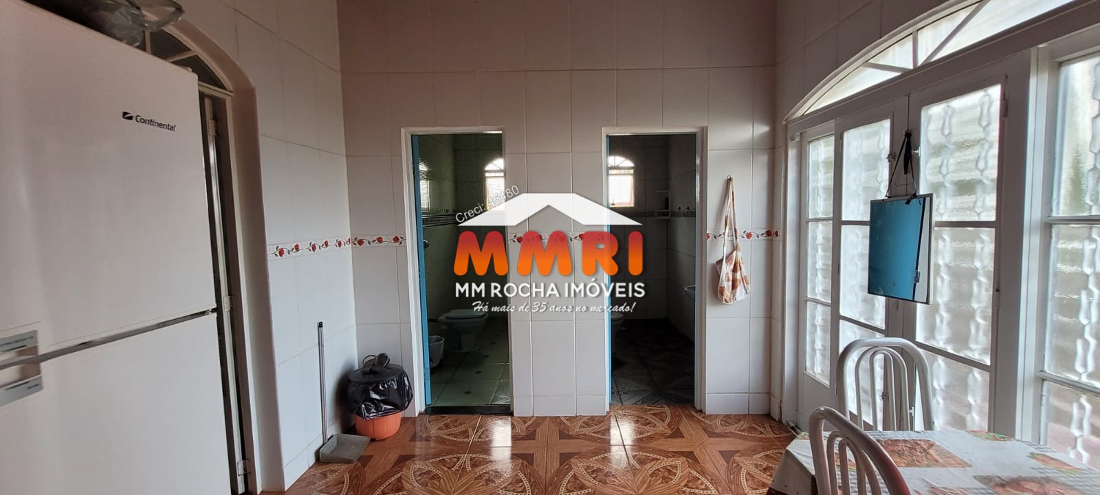 Chácara à venda com 4 quartos, 976m² - Foto 2