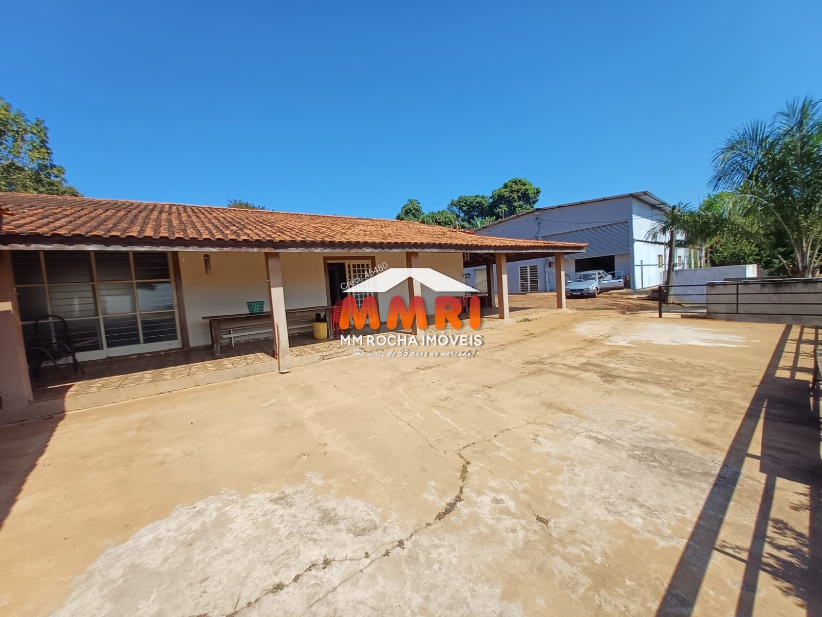 Chácara à venda com 2 quartos, 5000m² - Foto 2