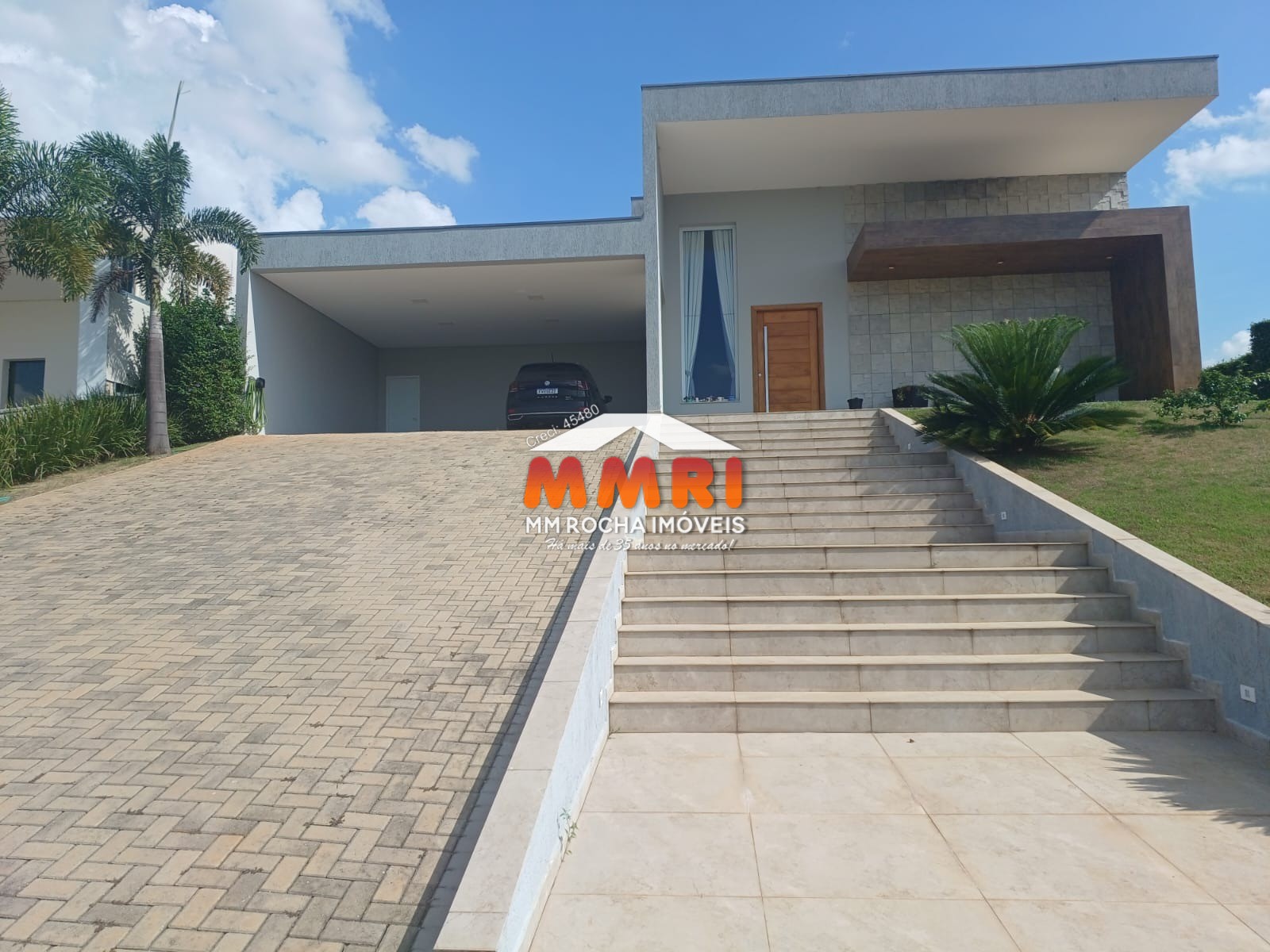 Casa de Condomínio à venda com 3 quartos, 1600m² - Foto 1