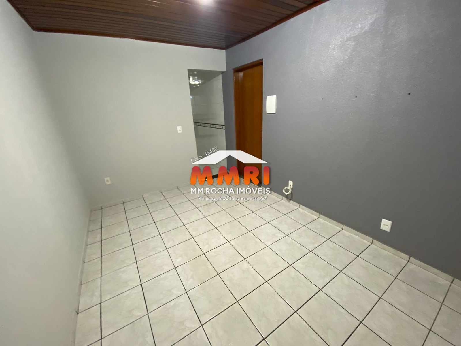 Casa à venda com 3 quartos, 200m² - Foto 3