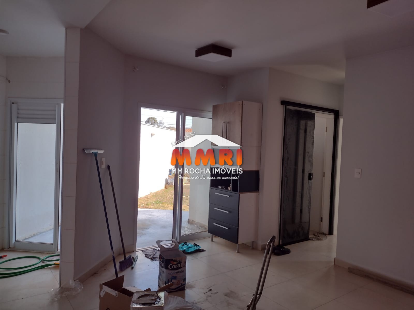 Apartamento à venda com 2 quartos, 65m² - Foto 3