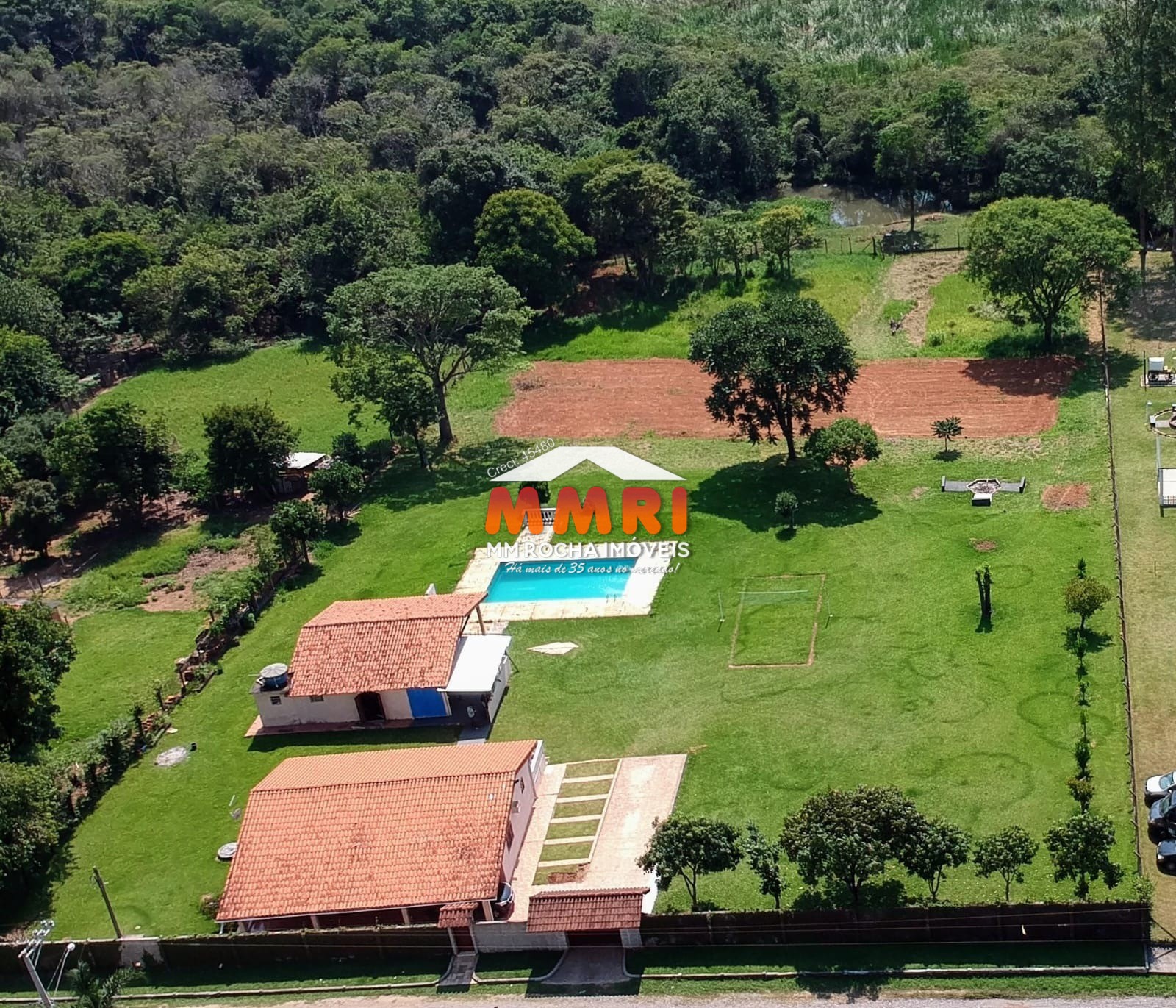 Chácara à venda com 2 quartos, 7500m² - Foto 1