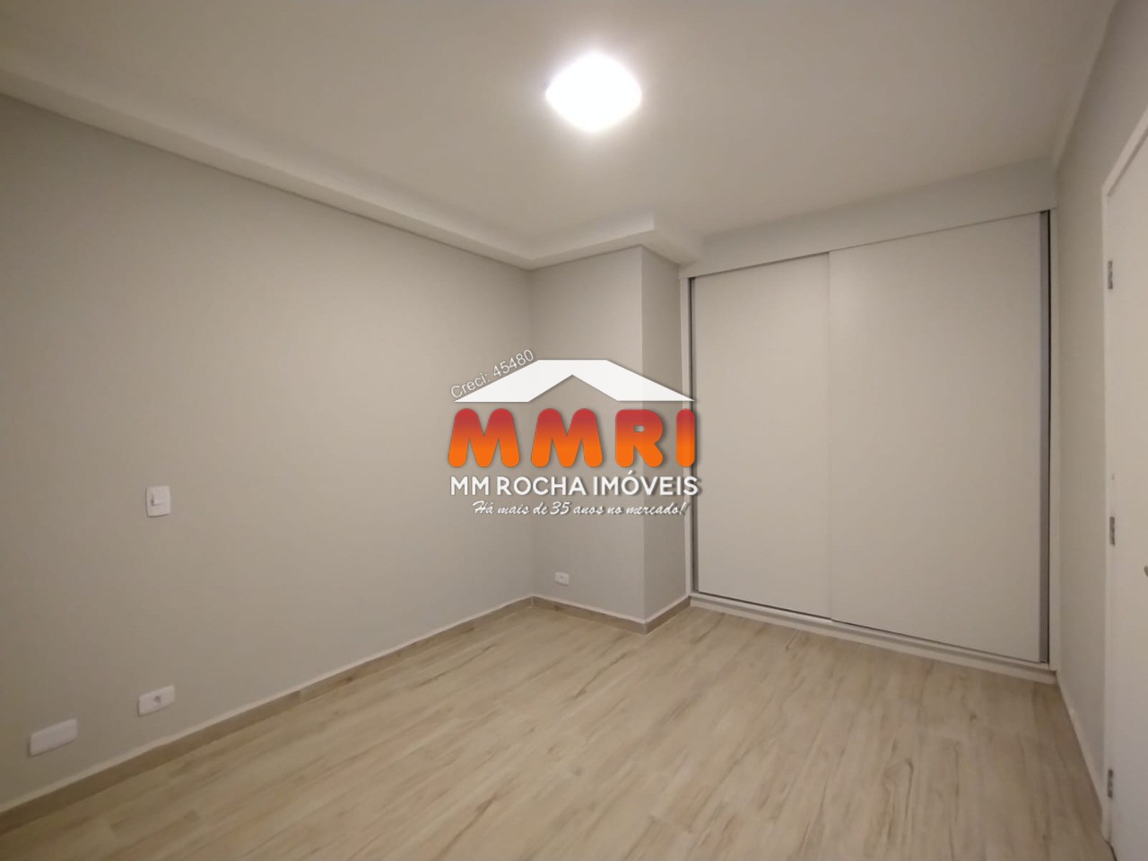 Apartamento à venda com 3 quartos, 66m² - Foto 2