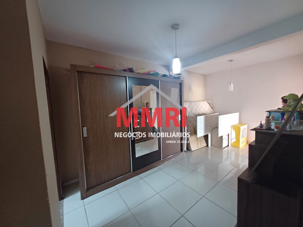 Casa à venda com 3 quartos, 330m² - Foto 10