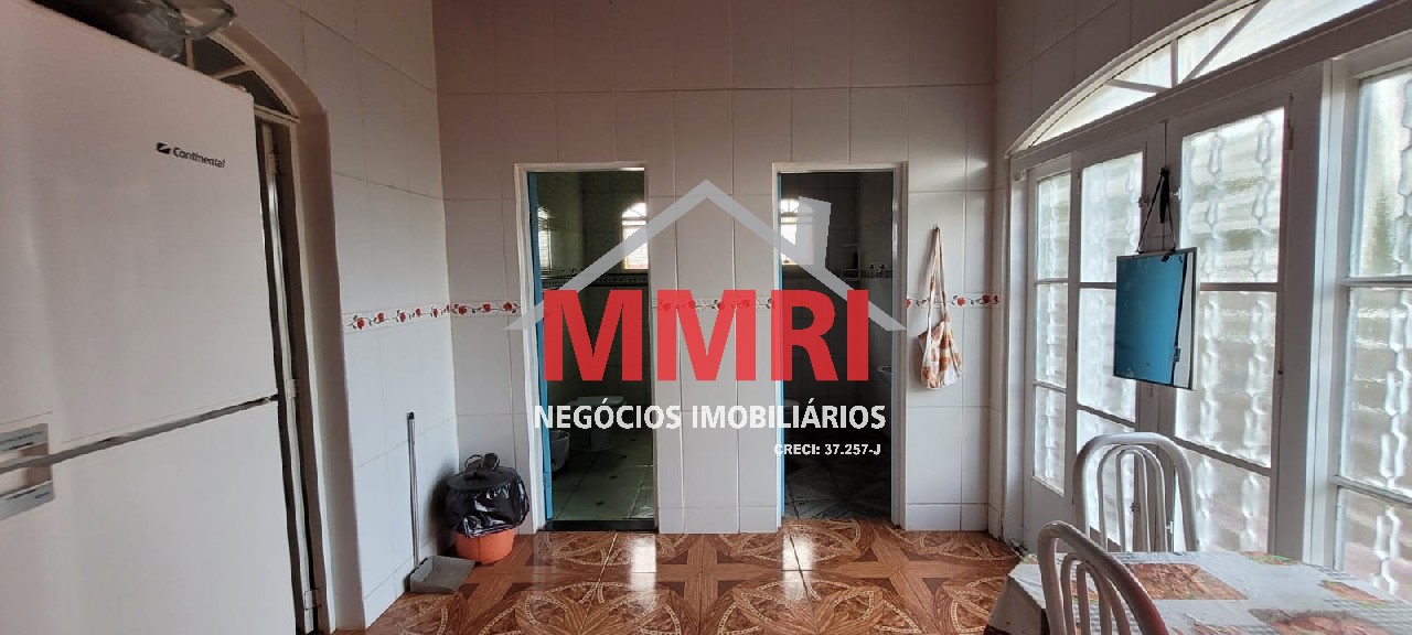 Chácara à venda com 4 quartos, 976m² - Foto 2