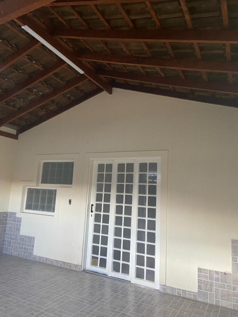 Casa à venda com 3 quartos - Foto 1