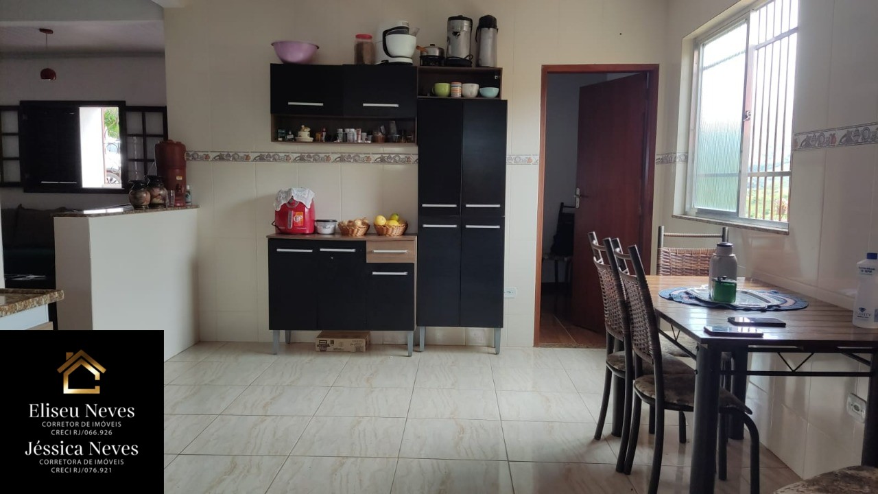 Casa à venda com 2 quartos, 339m² - Foto 14