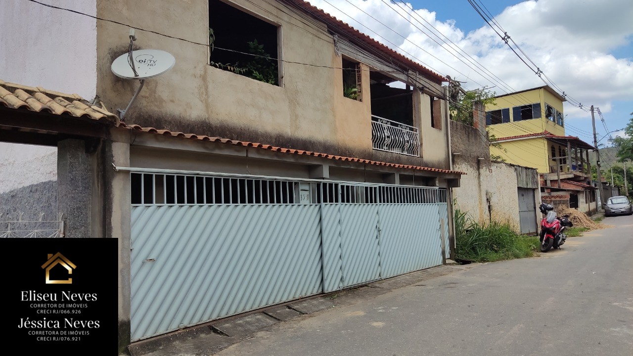 Casa à venda com 3 quartos, 250m² - Foto 1