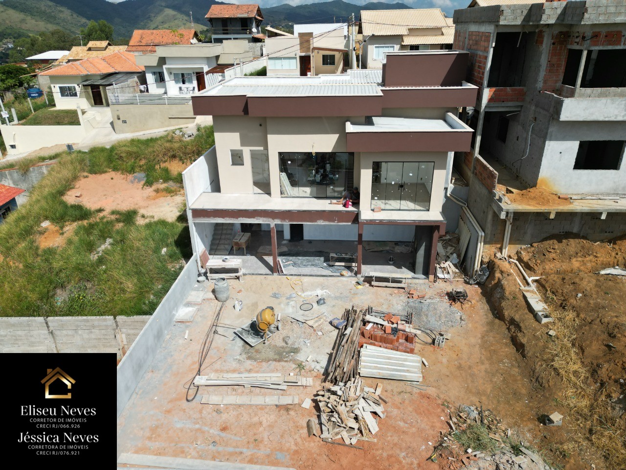 Casa à venda com 3 quartos, 367m² - Foto 25