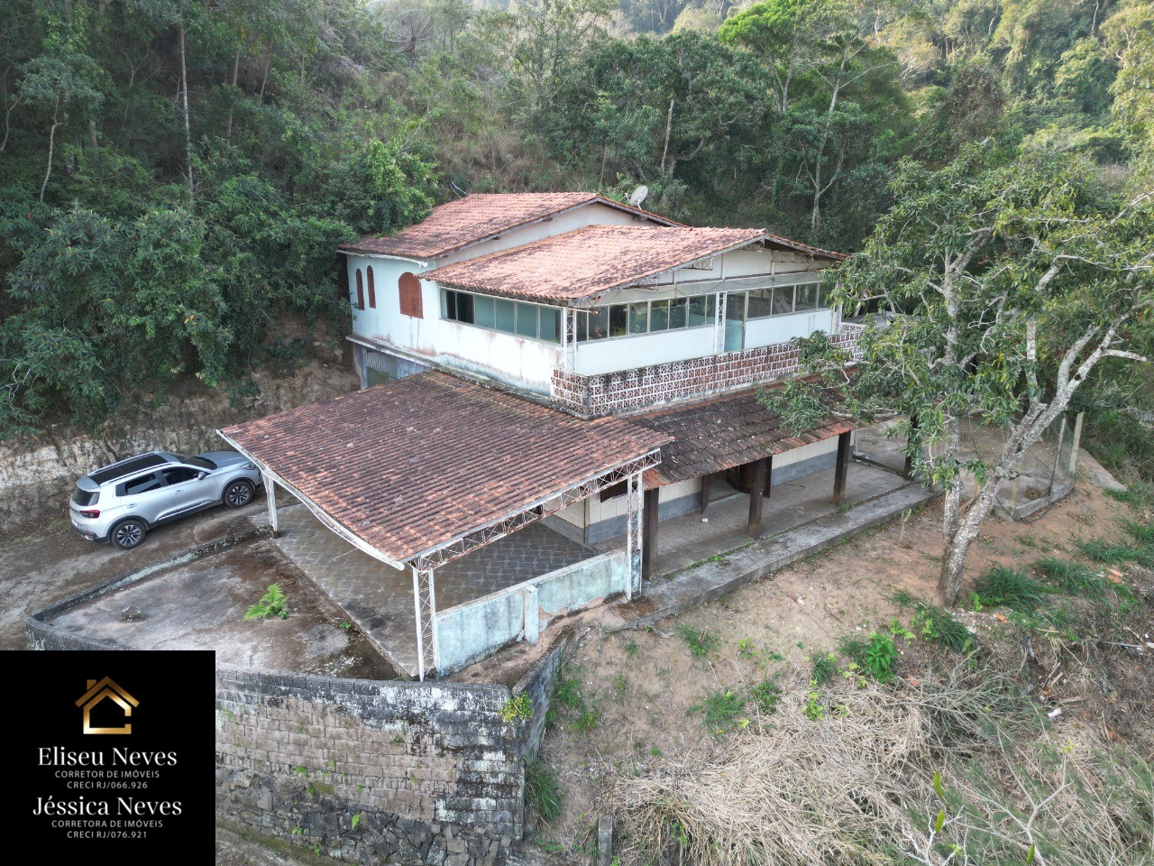 Casa à venda com 4 quartos, 1990m² - Foto 1