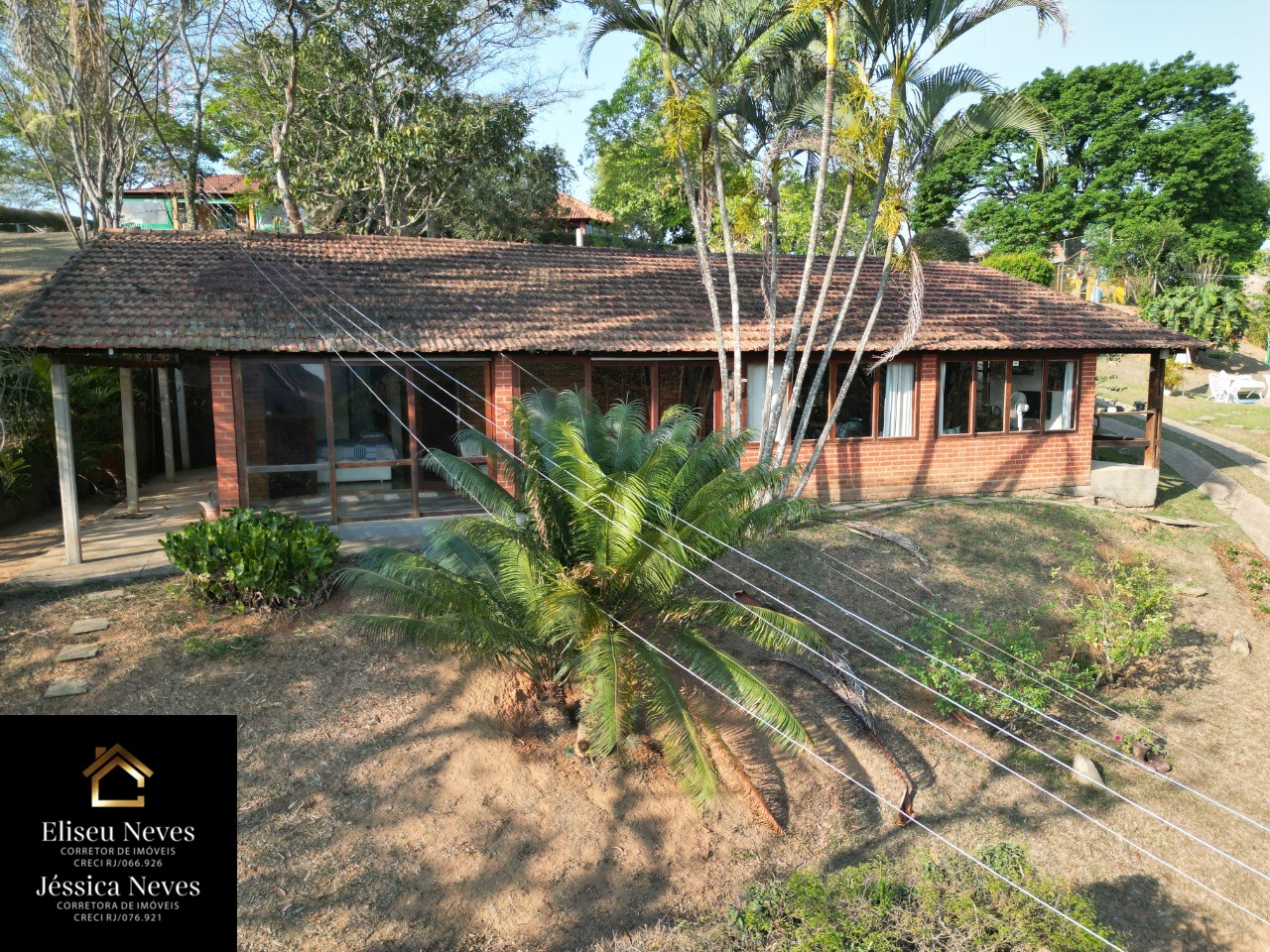 Casa à venda com 3 quartos, 1970m² - Foto 2