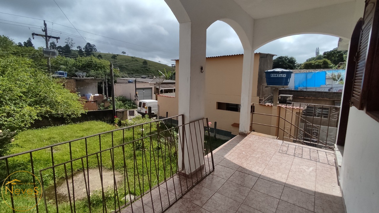 Casa à venda com 3 quartos, 264m² - Foto 4