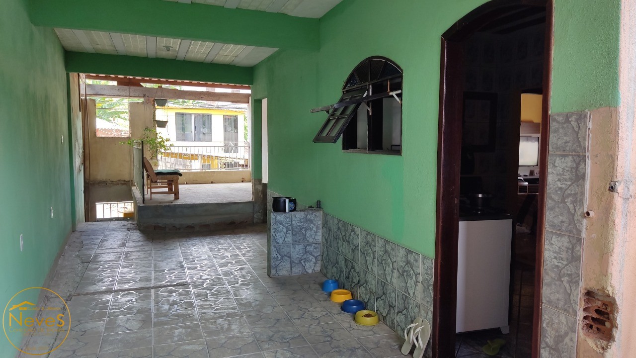 Casa à venda com 3 quartos, 250m² - Foto 2