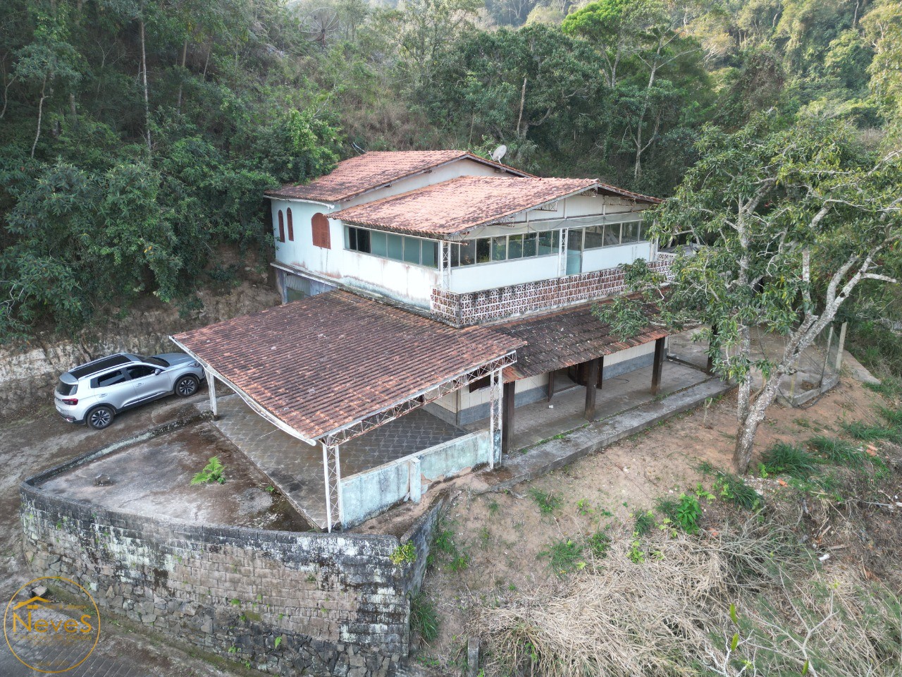 Casa à venda com 4 quartos, 1990m² - Foto 1