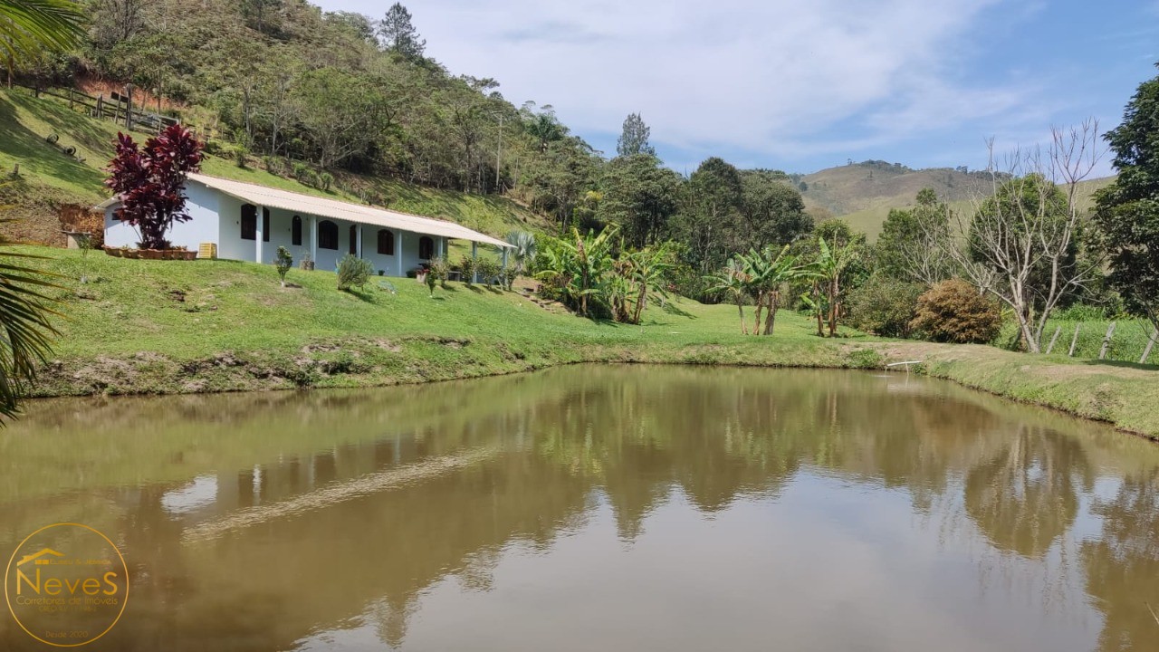 Sítio à venda com 3 quartos, 2400m² - Foto 1