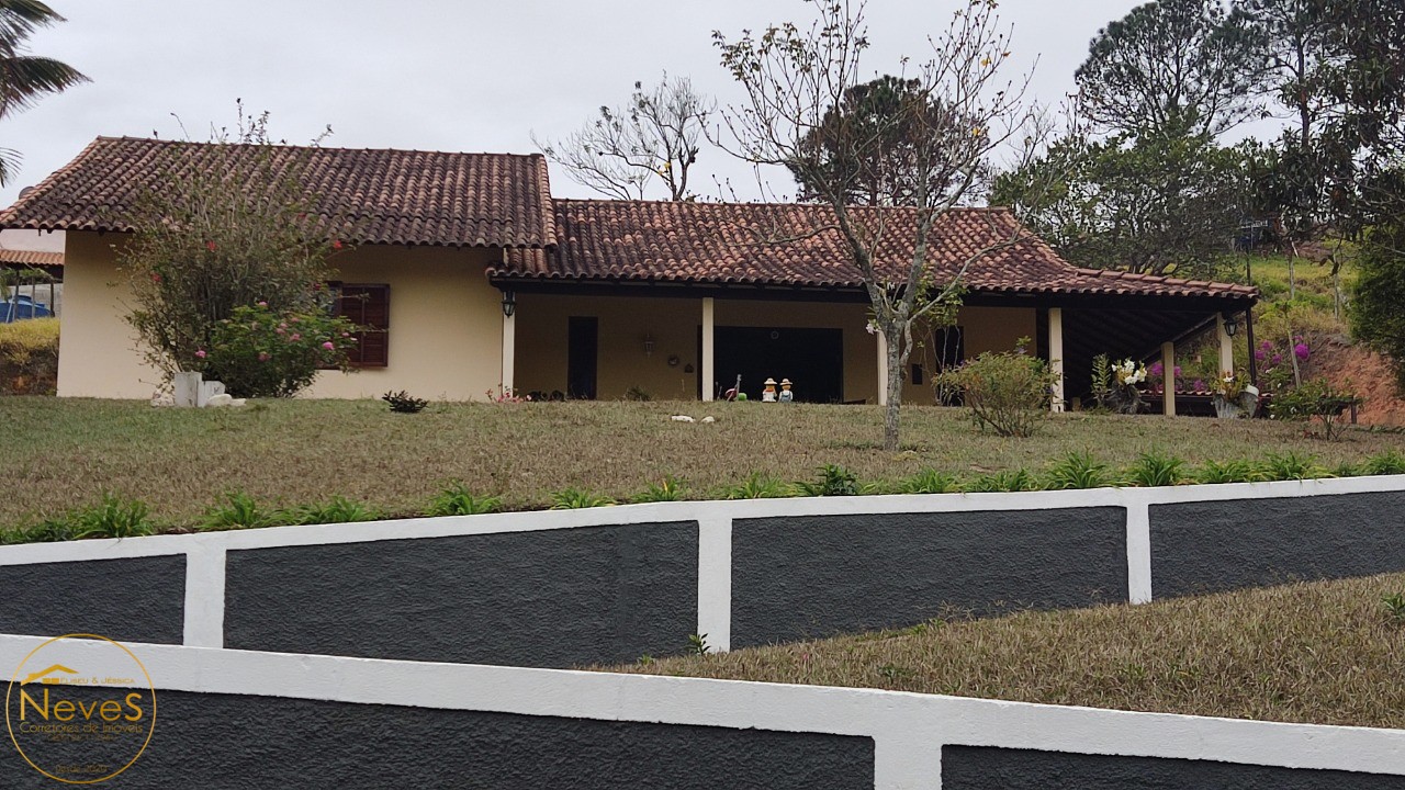 Casa à venda com 3 quartos, 1740m² - Foto 1