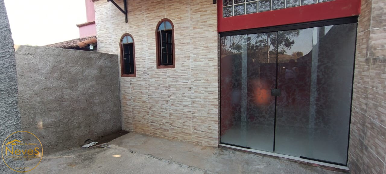 Casa à venda com 3 quartos, 150m² - Foto 2