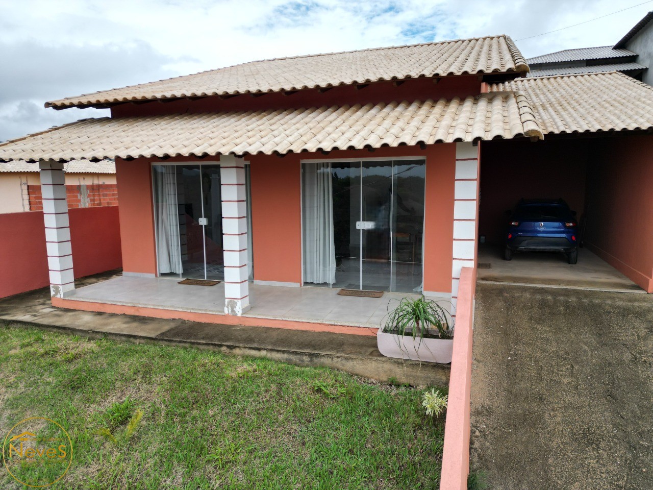 Casa à venda com 3 quartos, 360m² - Foto 1