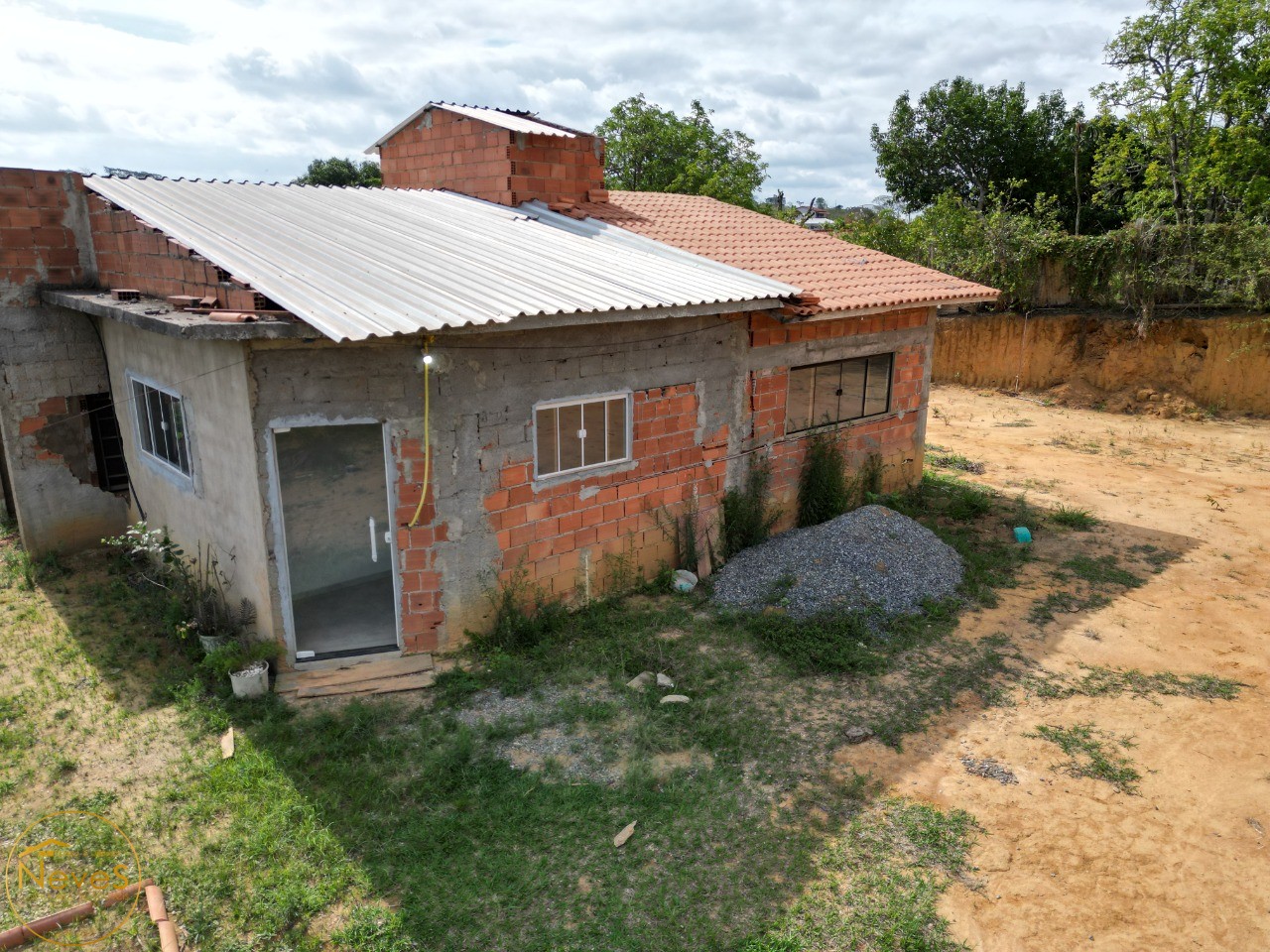 Casa à venda com 1 quarto, 900m² - Foto 1