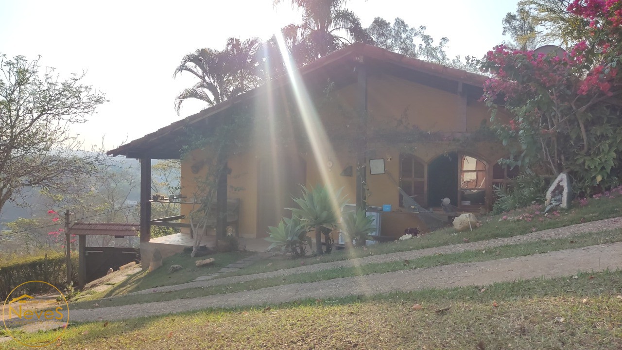 Casa à venda com 3 quartos, 1970m² - Foto 4