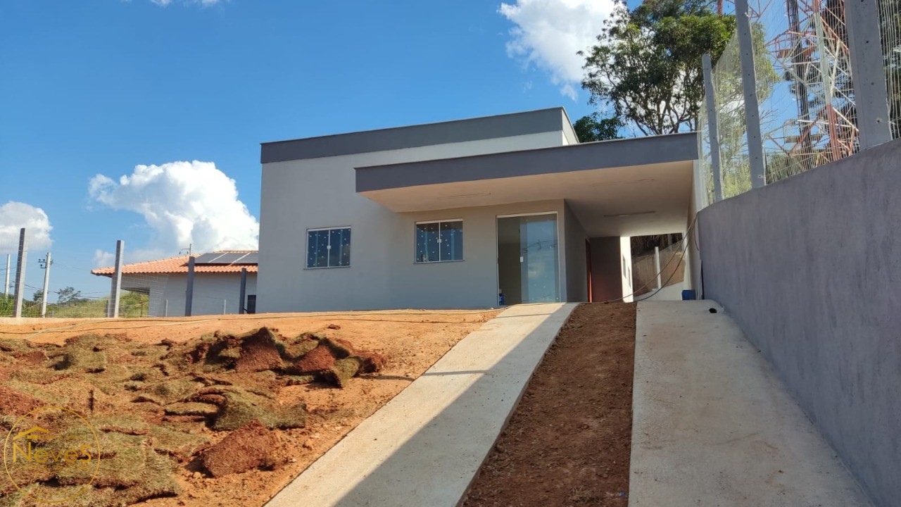 Casa à venda com 3 quartos, 400m² - Foto 1