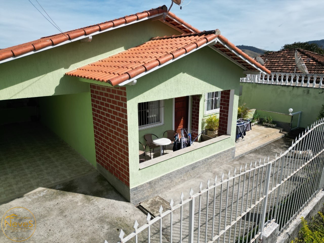 Casa à venda com 4 quartos, 450m² - Foto 1