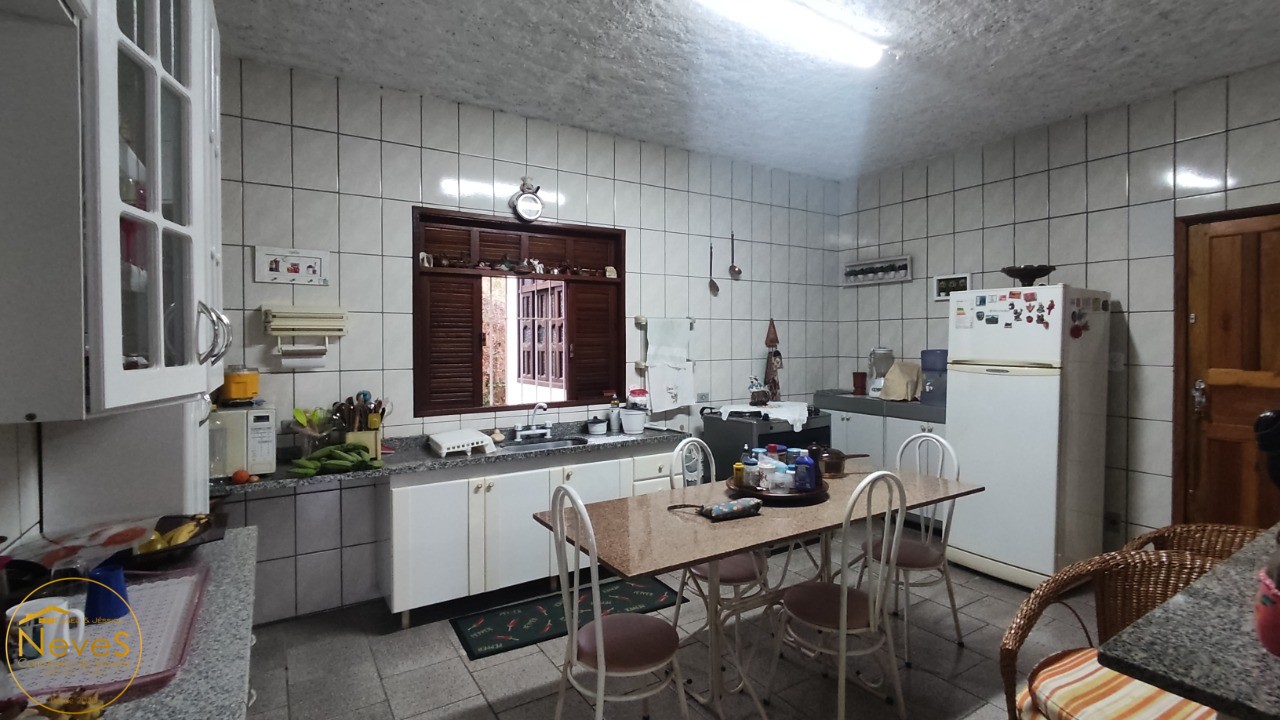 Casa à venda com 3 quartos, 1740m² - Foto 18