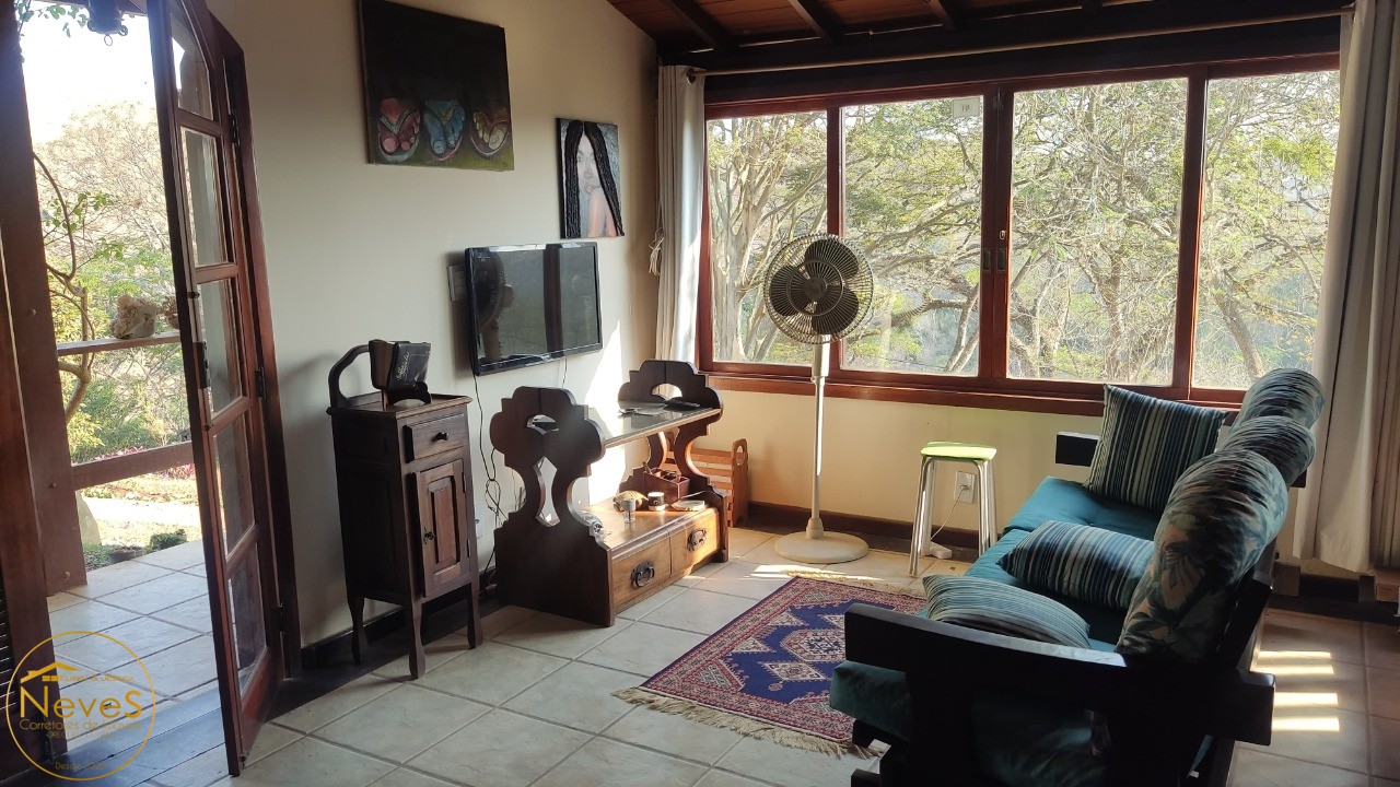 Casa à venda com 3 quartos, 1970m² - Foto 16