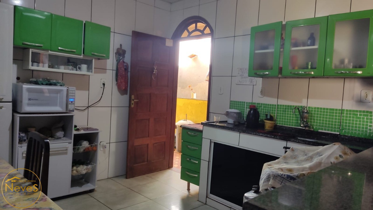 Casa à venda com 3 quartos, 300m² - Foto 10