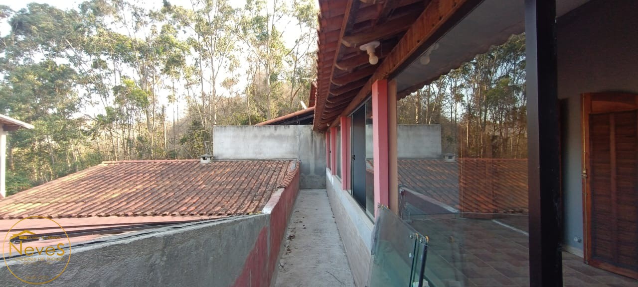 Casa à venda com 3 quartos, 150m² - Foto 1