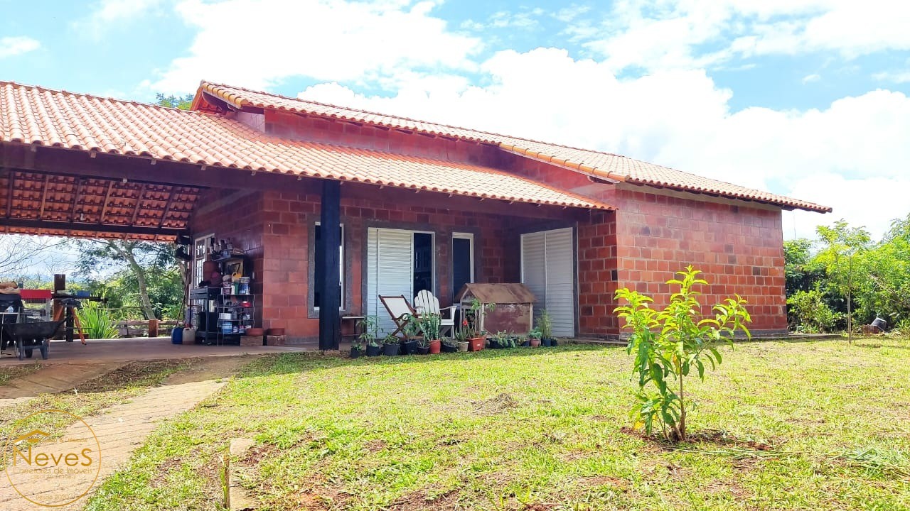 Casa à venda com 2 quartos, 2300m² - Foto 2