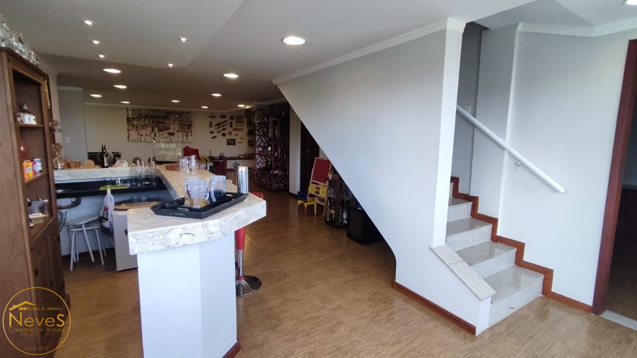 Casa à venda com 4 quartos, 450m² - Foto 35