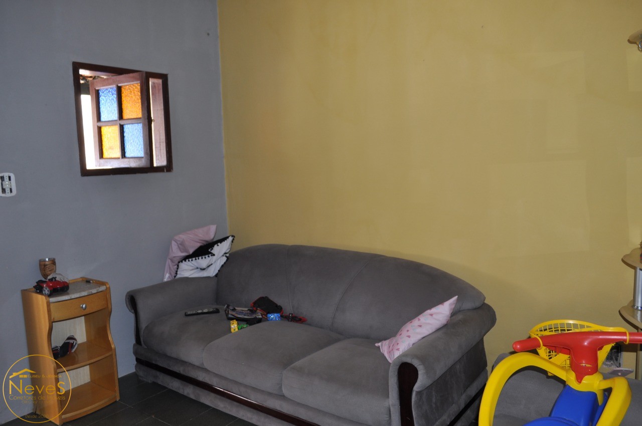 Casa à venda com 2 quartos, 80m² - Foto 2