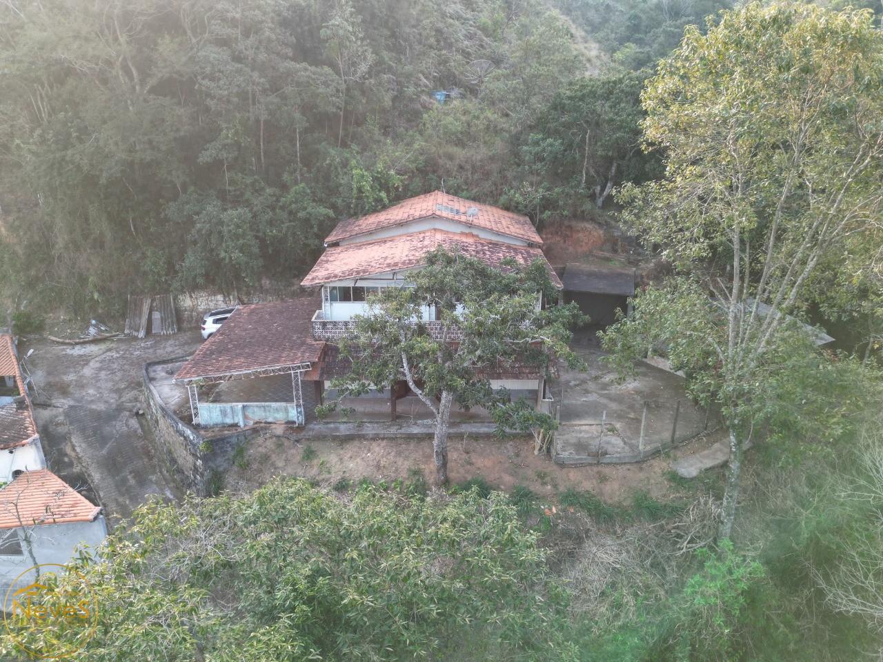 Casa à venda com 4 quartos, 1990m² - Foto 2