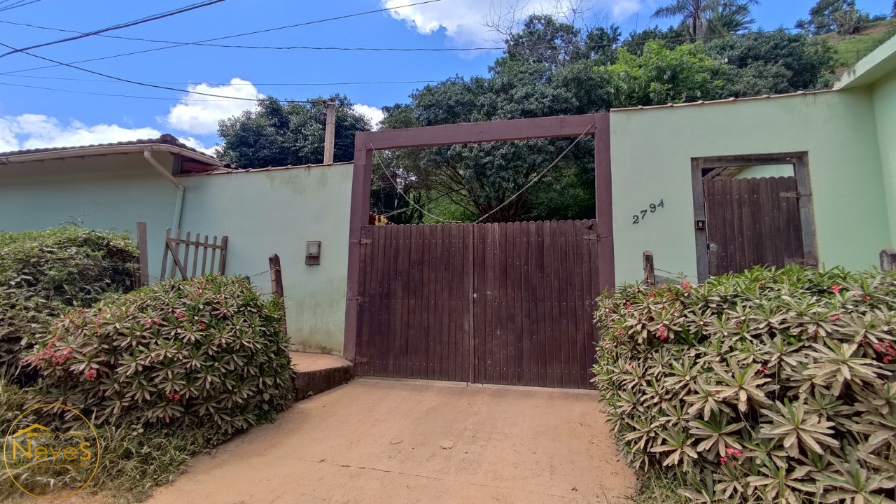 Casa à venda com 3 quartos, 1885m² - Foto 2