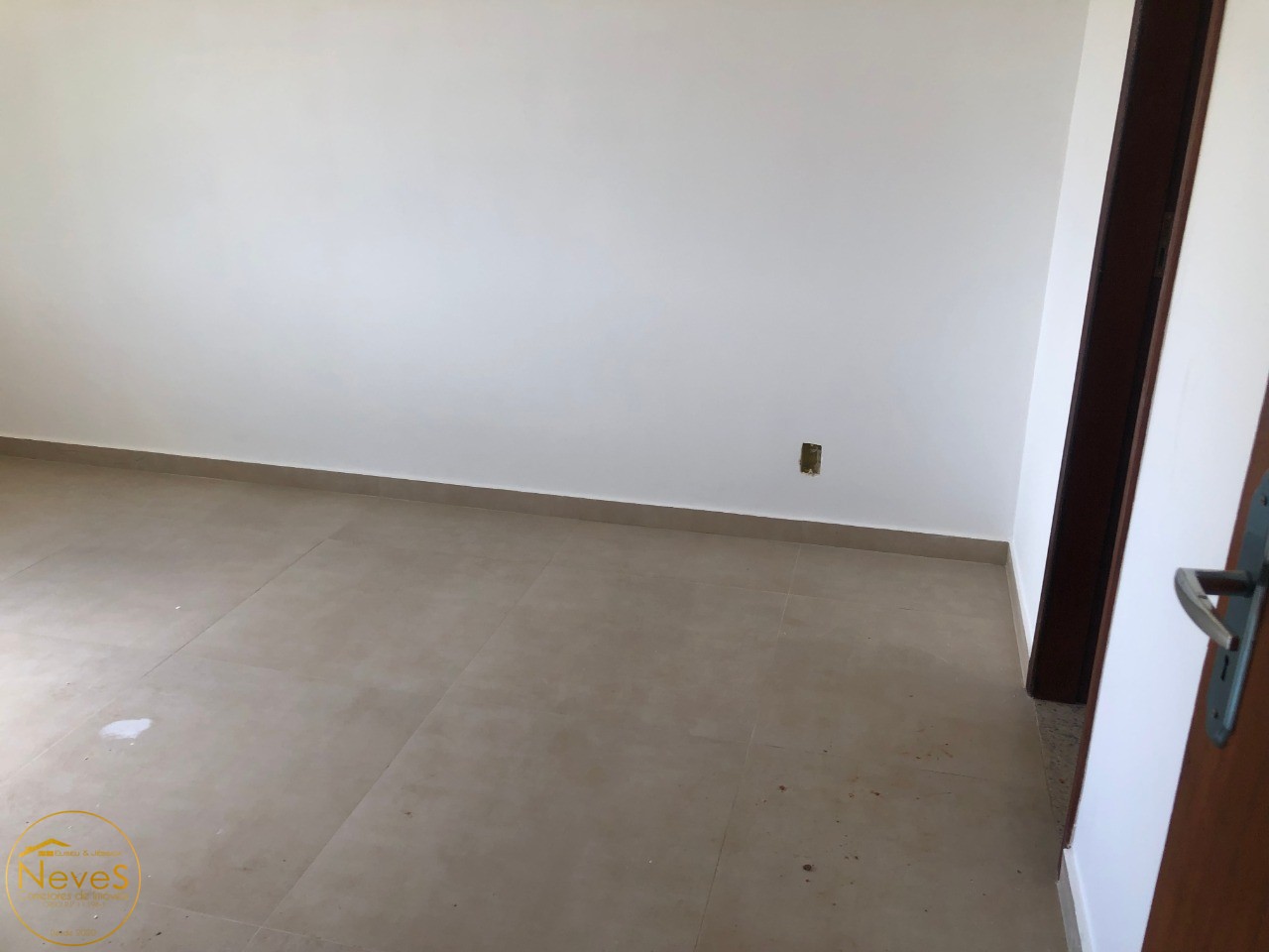 Casa à venda com 3 quartos, 420m² - Foto 8