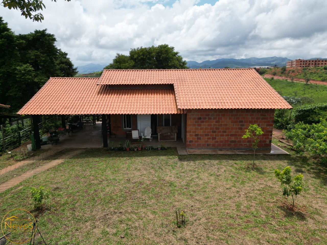 Casa à venda com 2 quartos, 2300m² - Foto 1