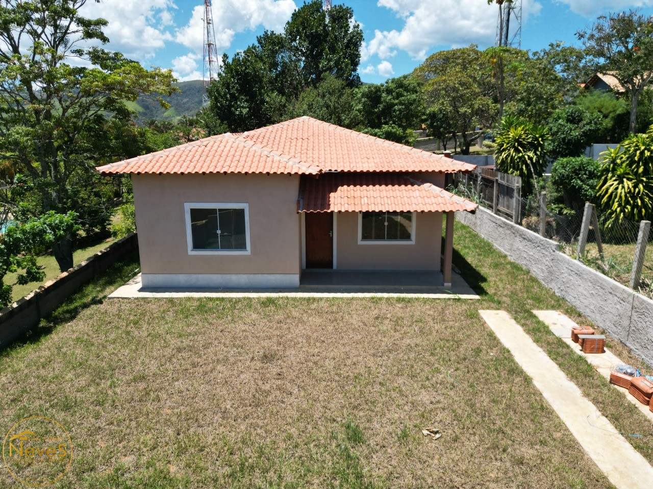 Casa à venda com 3 quartos, 420m² - Foto 2